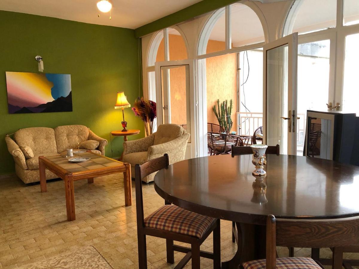 Seaside M And B House Apartment